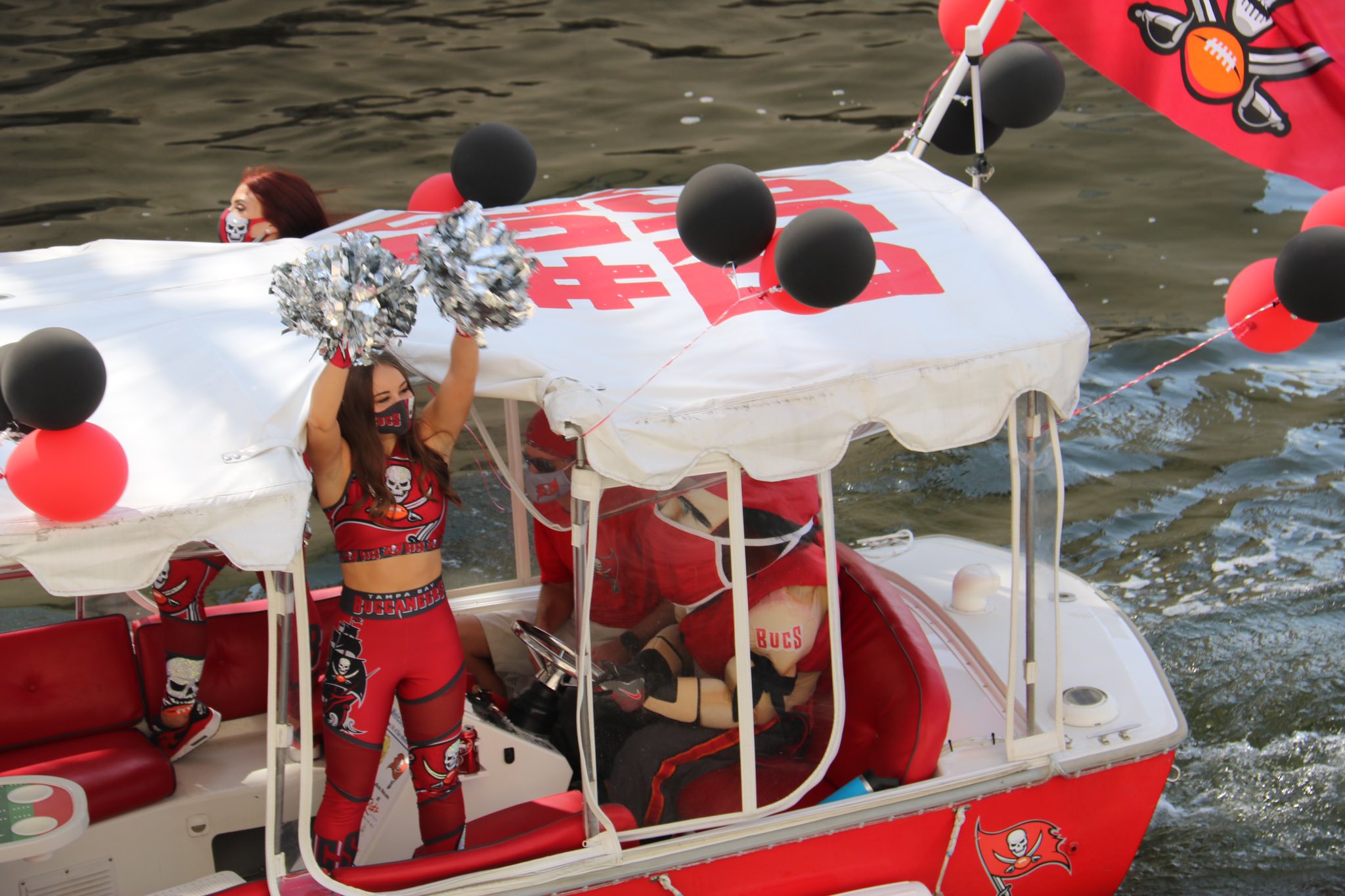 Et5RlXgWQAYTc5_?format=jpg&name=large