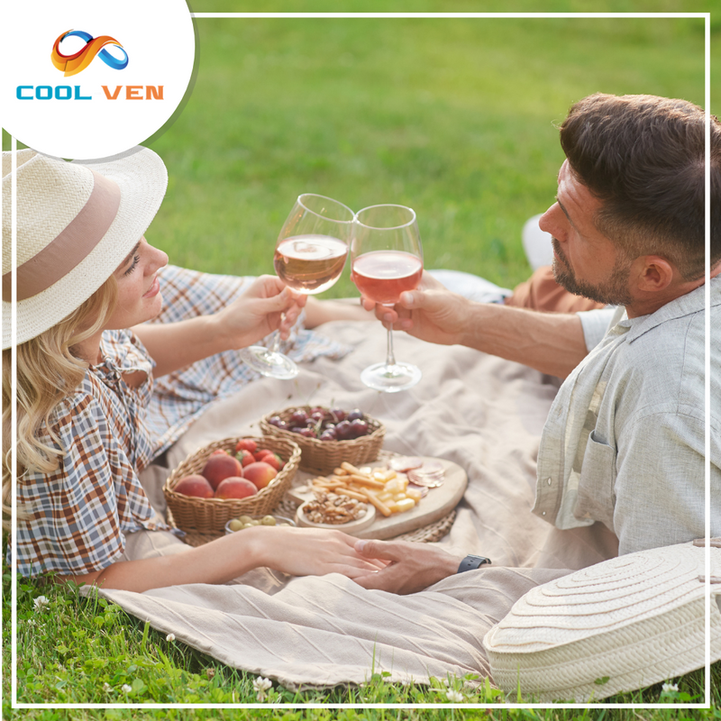 Cool-Ven is perfect for a romantic date! 🌹 

Take your loved one anywhere and have her/him taste the delicious food you made especially for them.

Where would you take your Valentine? 💌

#CoolVen #HeatAndEatBag #HeatingBag #MealBag #RomanticDate #RomanticFood #ValentinesDay
