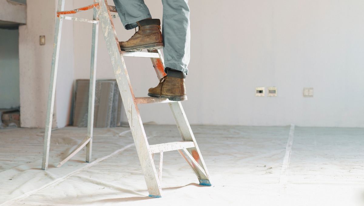 MECONInsurance's tweet image. According to the Vic. Government*, c.1,200 people present to the emergency department due to #ladderfalls at home each year. Read this @WorkSafe_Vic handy guide to help prevent falls. bit.ly/2Nfa0HP #mecon #constructionindustry #insurance
*source: bit.ly/3tK5Et1