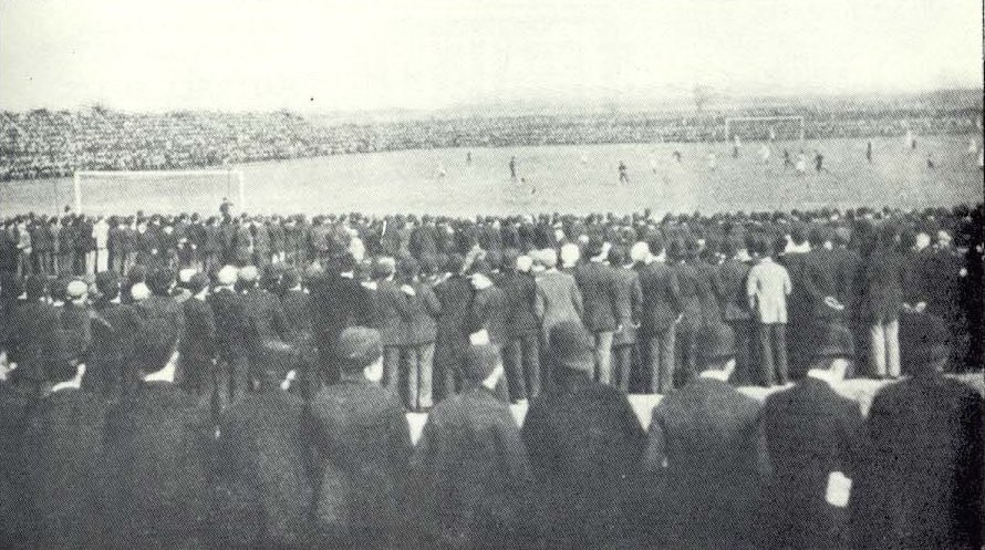 The 15,000 capacity Fallowfield Stadium in South Manchester hosted the 1893 FA Cup final with  @Wolves beating  @Everton 1–0. The attendance of 45,000 meant the majority of spectators had no view. The stadium, primarily an athletics track and velodrome, was demolished in 1994.