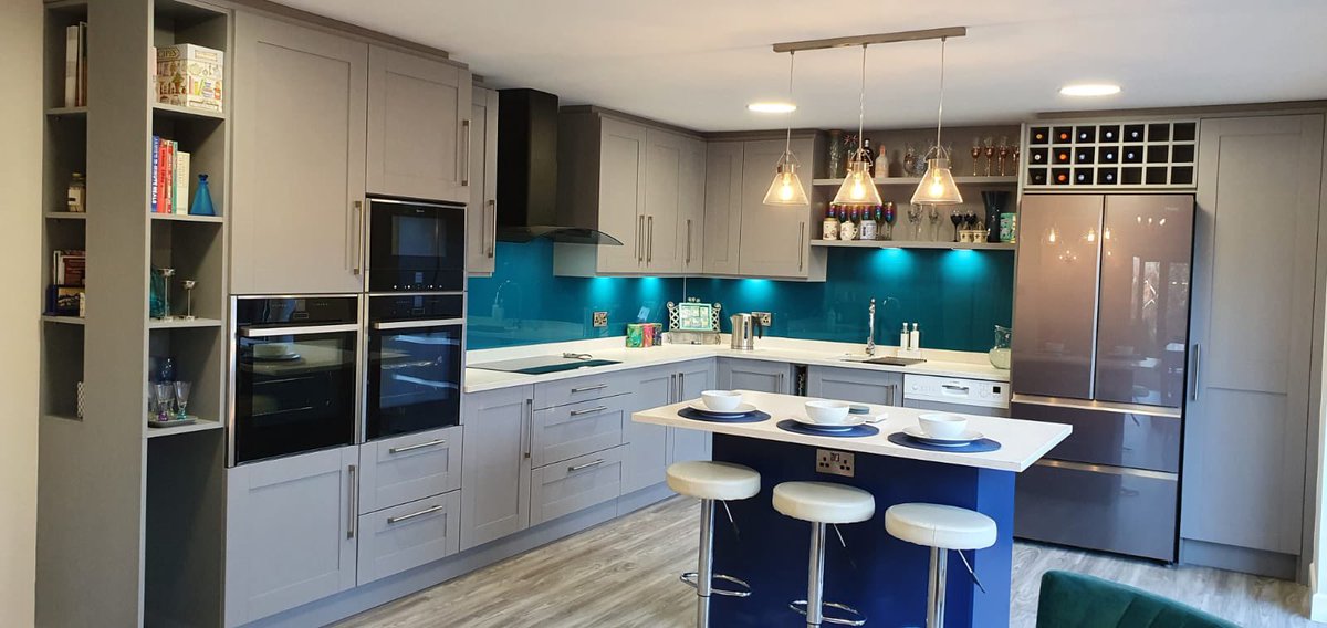dvdfurniture's tweet photo. Our @dvdfurniture in-house manufactured products are as bespoke as our customers dreams (we also do completely standard!) Here painted MR MDF #Shaker in #Grey with the island in #Blue. Cabinetry in @EGGER_UK #H3368 Natural Lancaster Oak with @HettichUK #ArciTech #Sensys #Kitchen https://t.co/k4FtDlrpoE