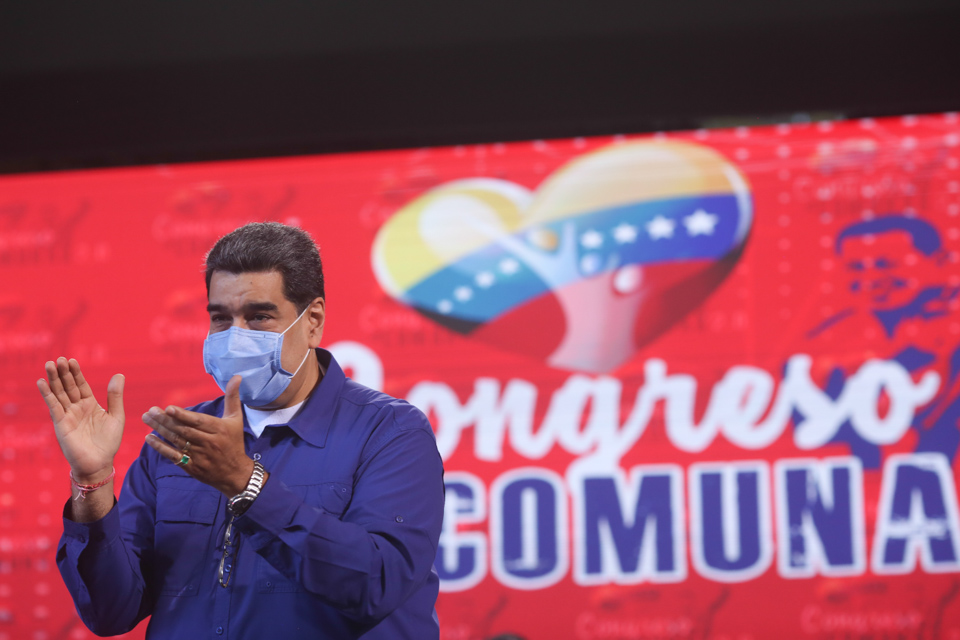 PresidencialVen's tweet image. #ANUNCIO | Pdte. @NicolasMaduro ordena fortalecer los bancos comunales

"Apruebo la conformación de 1000 nuevos bancos comunales a nivel nacional para tributar a la estructura financiera del Poder Comunal", informó