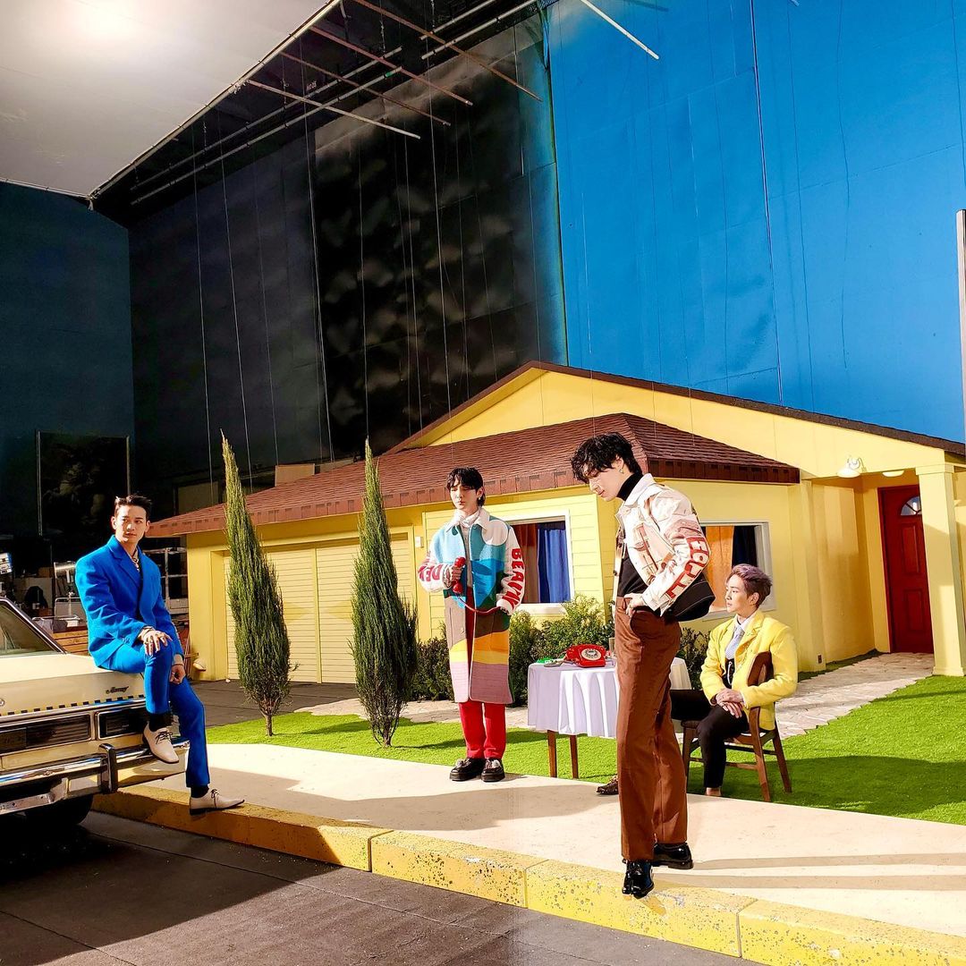 leetaeminph's tweet photo. 02-11-21 lm_____ltm Instagram update
#SHINee #SHINee1stCall https://t.co/z0Rs6Bt0kA