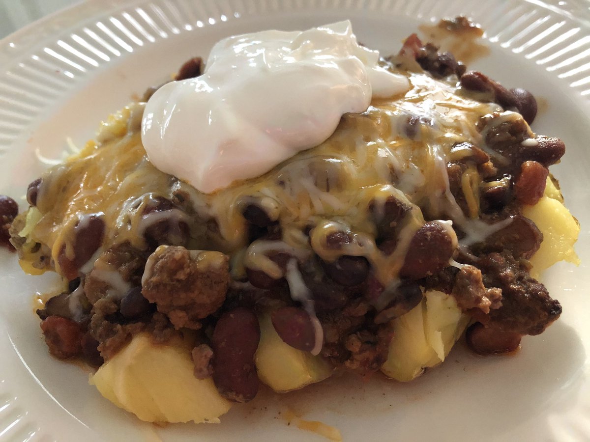 k9kayaks's tweet photo. @sitarhero79 @boxer_sacha @myboxerandI @Thomas_F81 @doug_matern @NicDavisNotes @DelinaEdmond @BClemson81 @joub53 #Leftovers #ChiliBakePotato #CherrySprite #Yum https://t.co/fxiaZ8BmdG