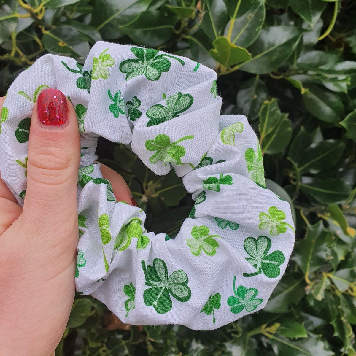 TheSewingDucks's tweet photo. St Patricks Day ☘

Why not start #StPatricksDay #Celebrations early with our beautiful 100% #cotton four leaf #clover hair #scrunchie

There are a very limited number available so once they sell out they're gone ❤

#etsy 
https://t.co/4VfyK3GkwC https://t.co/zNsKquTgPg