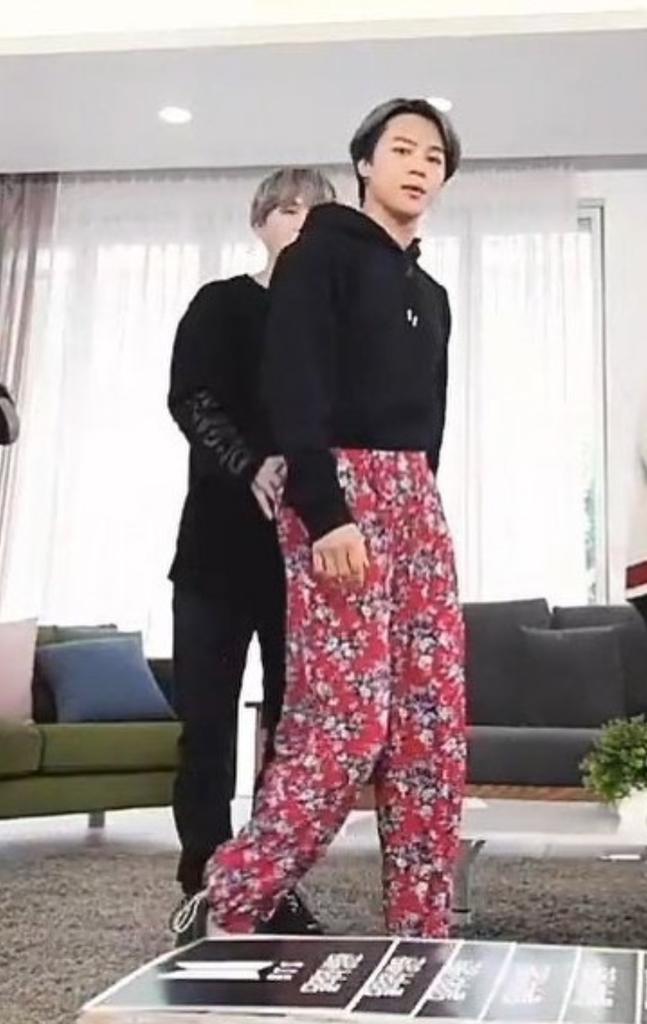 solominyoongii's tweet photo. As you wish Daddy
#YOONGI #yoonmin #yoonminnsfw #yoonminau #YoongiDaddy #Bottomjm #YoongiTop #BottomJimin #JiminBottom #yoonginsfw #Jiminnsfw #sugansfw #SugarDaddy #SUGA #Jimin #Sujim https://t.co/keR7EwTG5M