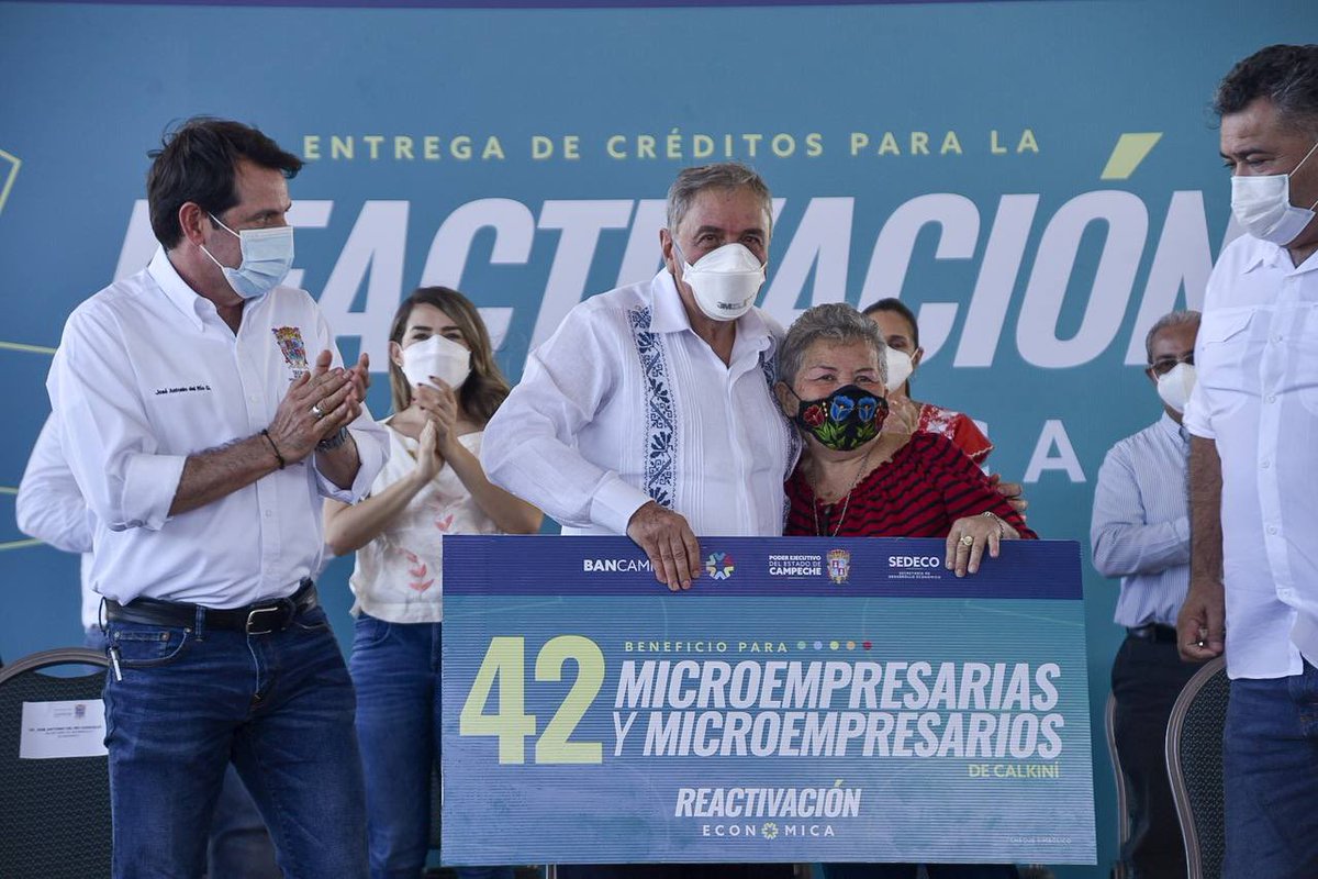AysaGonzalez's tweet photo. Finalizamos gira de trabajo entregando créditos para la reactivación económica a emprendedoras de #Calkiní. El  financiamiento de la @Sedeco_Campeche  y @BANCAMPECHE_  sigue disponible para quien más lo necesitan. Por el recibimiento que nos dan en cada visita, muchas gracias. https://t.co/3p5ieGe6Wm