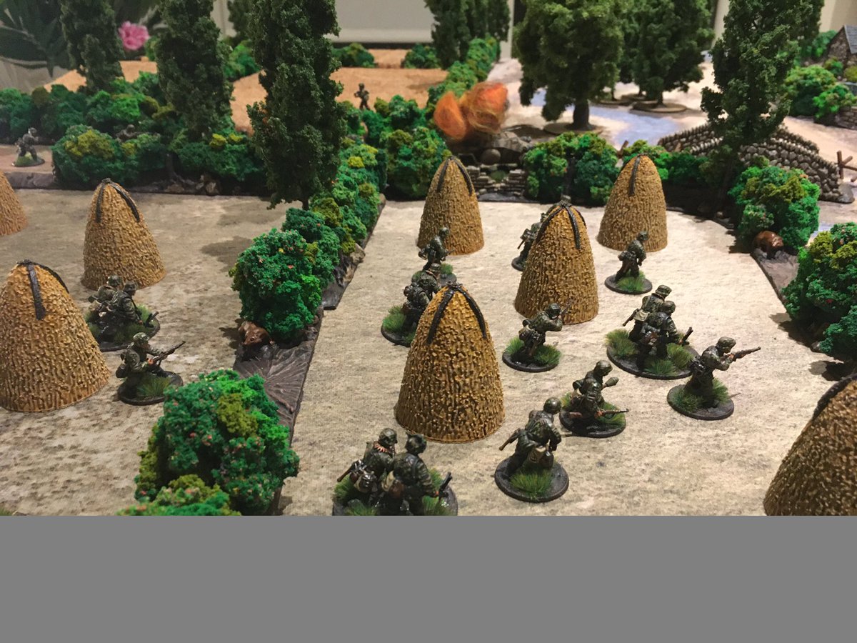 A strong German assault on the right flank spearhead by two Grenadier sections with the Pl Comd initially made good ground, but ran into sustained, highly accurate British rifle and Bren gun fire inflicting losses, driving them to ground and halting their advance (dead!) cold.