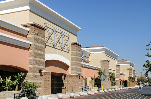 InsuranceMakar's tweet image. If your business operates out of a physical location, then it’s important to secure the right coverage to address any damages your company’s building may sustain. Contact us today for commercial property insurance.

ow.ly/lfkB50DttAq

#MakarInsurance #CommercialInsurance