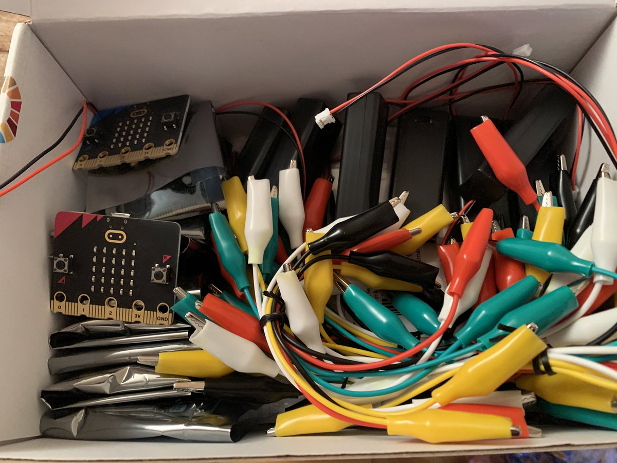 Miss_L_Class's tweet image. What an amazing surprise to come home to!! This made my week! Thank you so much @FCLEdu for this V2 Micro:bit class kit to help us investigate the #GlobalGoals. @ConnectSDGs @takingitglobal @microbit_edu #CodeToLearn #CanCodeToLearn #CodingChange @CanCodeToLearn