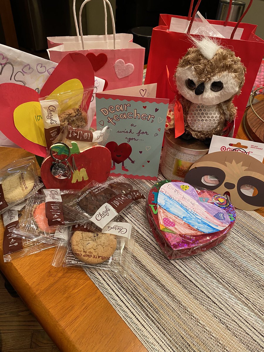 Today I dropped off Valentine’s Day treats to each of my students. How lucky am I that they surprised me with some Valentine’s Day treats of my own ?!? My heart couldn’t be fuller 🥰