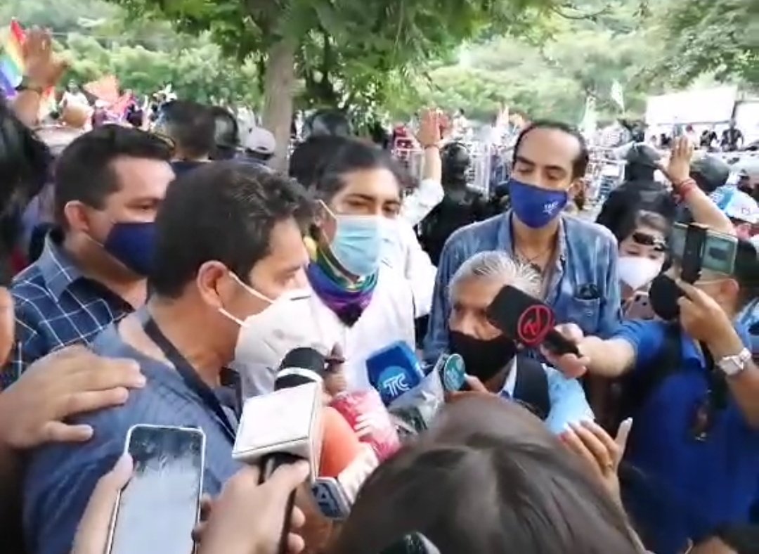IntramurosE's tweet photo. #YakuPérez, candidato presidencial por Pachakutik, habla de un supuesto fraude en las provincias de la costa. Se pondrá la denuncia en la #Fiscalía y no descartan movilizaciones.
#IntramurosEc https://t.co/Jnn7Kp19QQ
