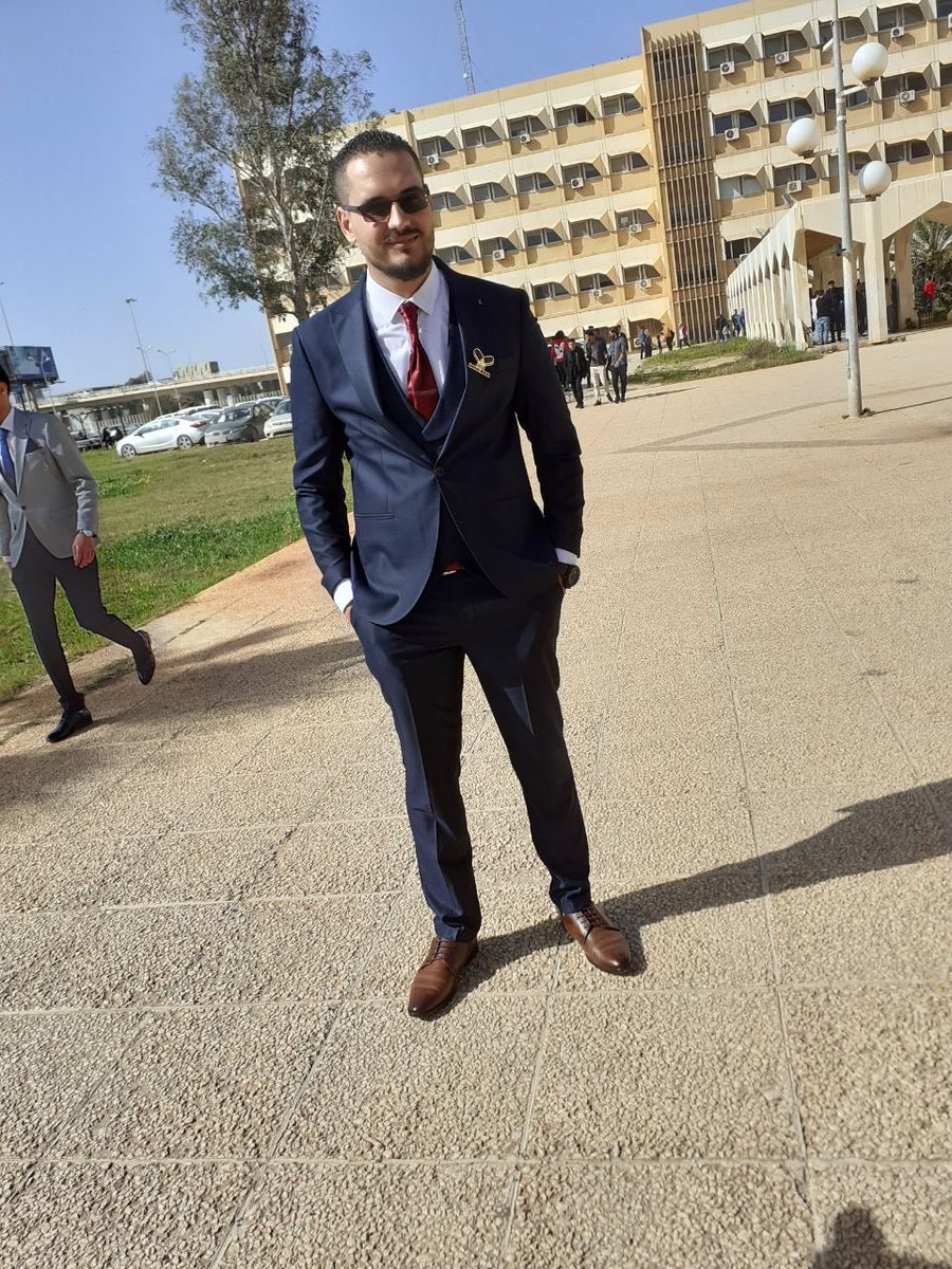 الحمدالله رب العالمين واخيرا تخرجنا والف مبروك لكل الدفعه