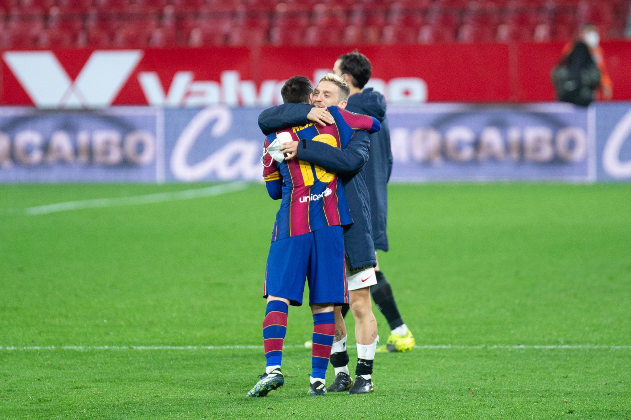 Hq Photos On Twitter Leo Messi Papu Gomez