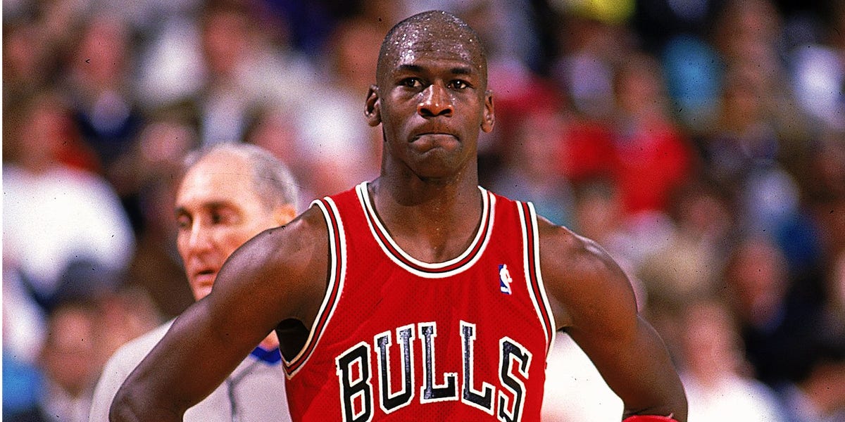 MitchtotheB's tweet photo. You need to read this. 

"Once I made a decision, I never thought about it again." - Michael Jordan. 

Read it again. 

Can you do this, commit 100% to your next decision? If you have the courage let me know your decision below. 

#decisionmakers #leaderspeak #decisioneer https://t.co/nueac01YnC
