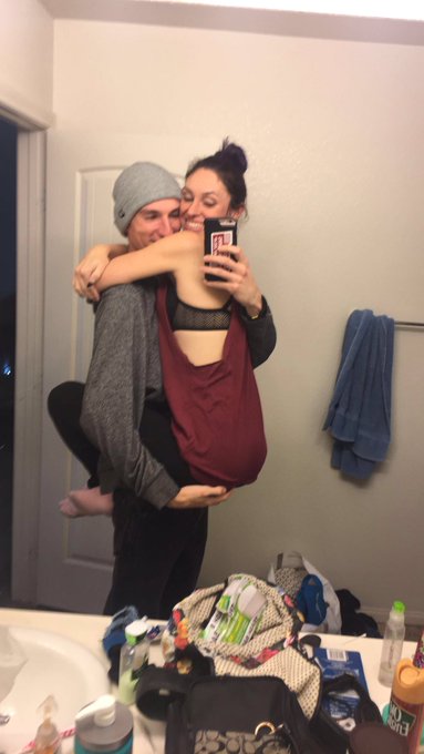 My hands look this this, so my family can be happy like this ❤️ https://t.co/DqL5mxY2IB