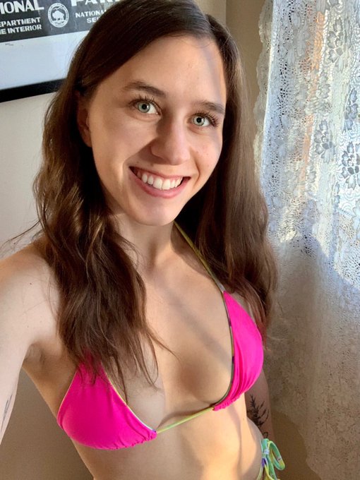 I&rsquo;ll be going live on @Cam4 February 24th at 5pm pst! I can&rsquo;t wait! 💕 https://t.co/VnxQY1eWwL https://t<a class="tags" href="/tag/cam4">@cam4</a>