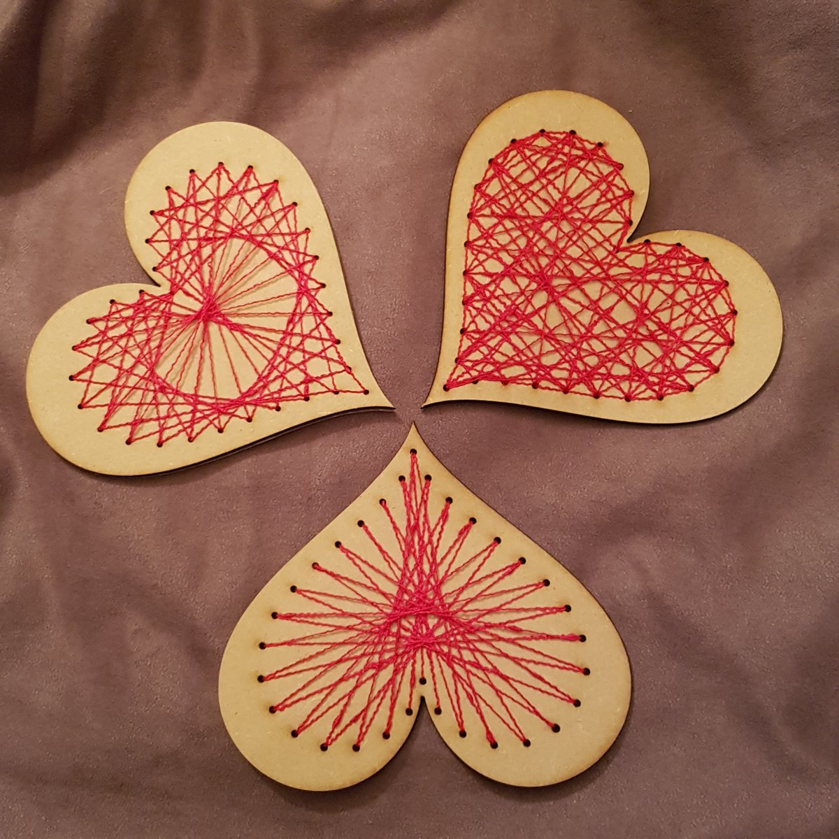 KASMaker's tweet photo. Made a handful of red stubby yarn on mdf. All look so different. Still time to mail out directly or deliver locally. https://t.co/BjJNPfqVEg