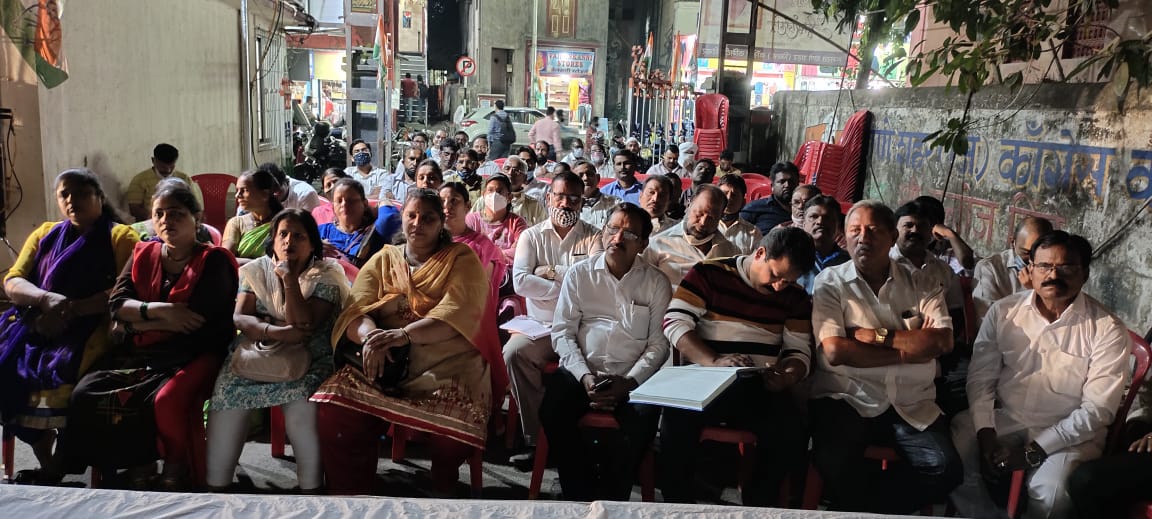 AdvVikrantDCC's tweet photo. ठाणे शहर जिल्हा काँग्रेस कमिटीतर्फे 
महाराष्ट्र प्रदेश काँग्रेस कमिटी नवनियुक्त अध्यक्ष श्री नानासाहेब पटोले यांच्या १२/२/२०२१ पदग्रहण सोहळा निमित्त "चलो ऑगस्ट क्रांती मैदान" या कार्यक्रमाची पूर्व तयारी करण्यासंदर्भात ठाणे शहर काँग्रेस कमिटी पदाधिकाऱ्यांची बैठक झाली.@NANA_PATOLE https://t.co/PGe9GPzjXH