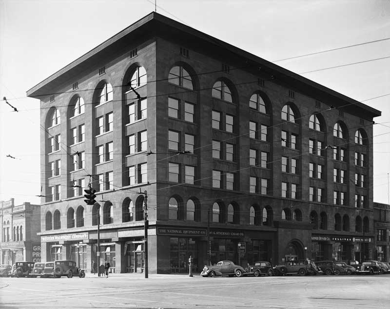 The Dooly Building, Located on West Temple, this historic Louis Sullivan-designed building was demolished in the 1960s to make way for the Shilo Inn:
