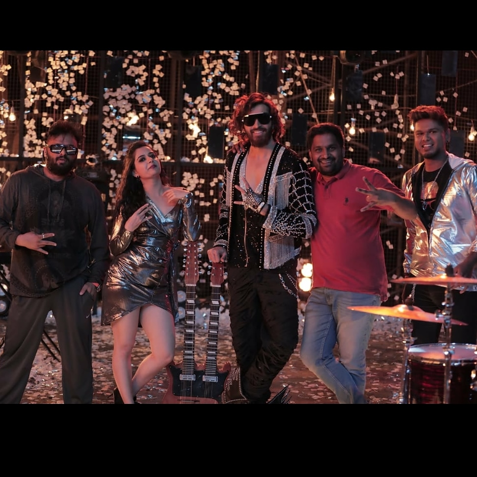 Cinimall's tweet image. #Team #Raymo #Fablous #Photo ❤👌
@PavanWadeyar @PurohitApeksha
@AshikaRanganath @Yoursishan

#Cinimall #pavanwadeyar #ishan #Ashikaranganath #imran_sardhariya #raymo