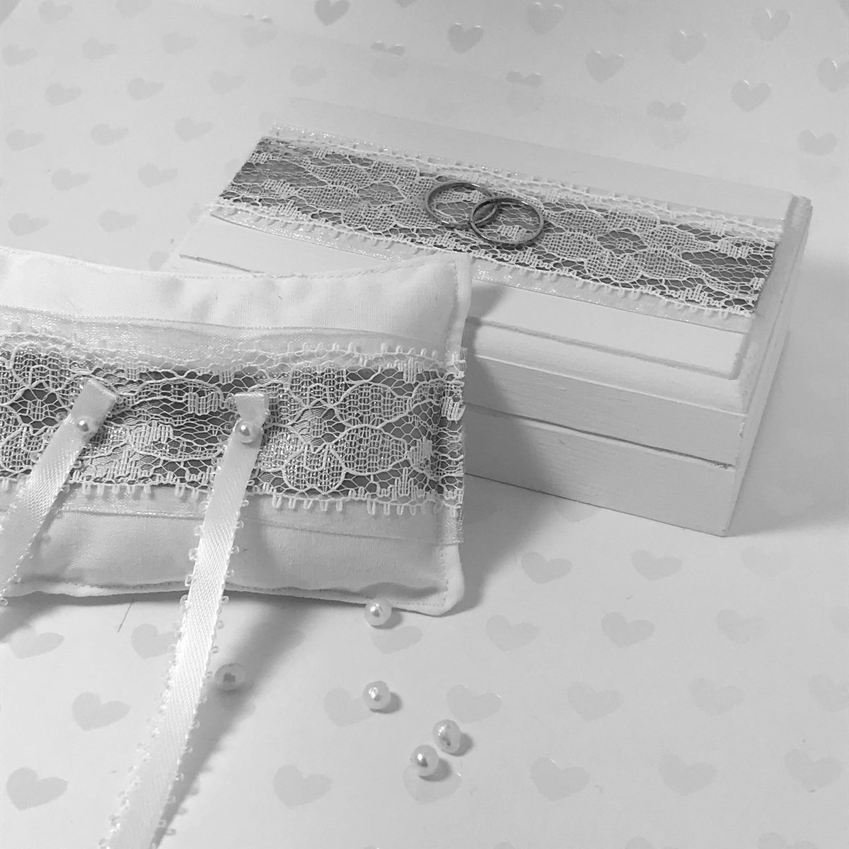 ToadandtheMoon's tweet image. Bespoke, personalized wedding ring boxes, from simple and elegant, to unique themed weddings...visit BellesHearts.com for more details #themedwedding #personalizedringbox #bespokewedding #covidwedding #gettingmarried2021