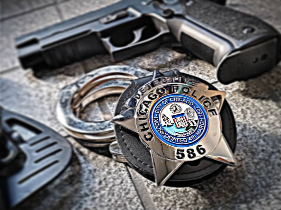 シカゴ市警察　旧支給型　実物セカンドバッジ　バッジホルダー付き