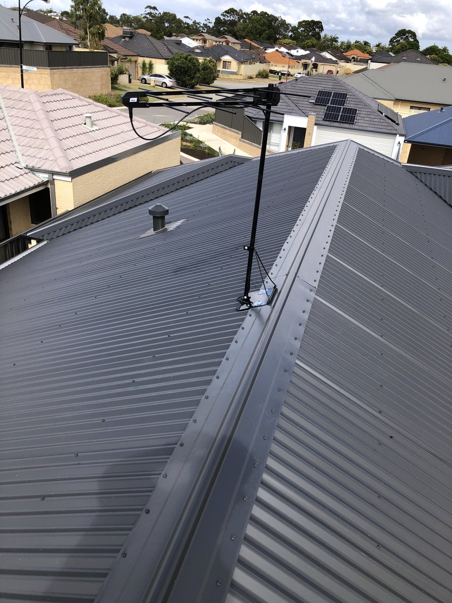CRHcomms's tweet photo. Yesterday we had a couple of antenna jobs, first one a new build in Landsdale and the second in Clarkson a replacement as well as removing the satellite, both jobs were fitted with a Hills Black Arrow the best of the best when it comes to antennas. https://t.co/OEmsAqFztE