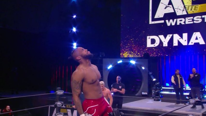 Lee Johnson en AEW Dynamite.