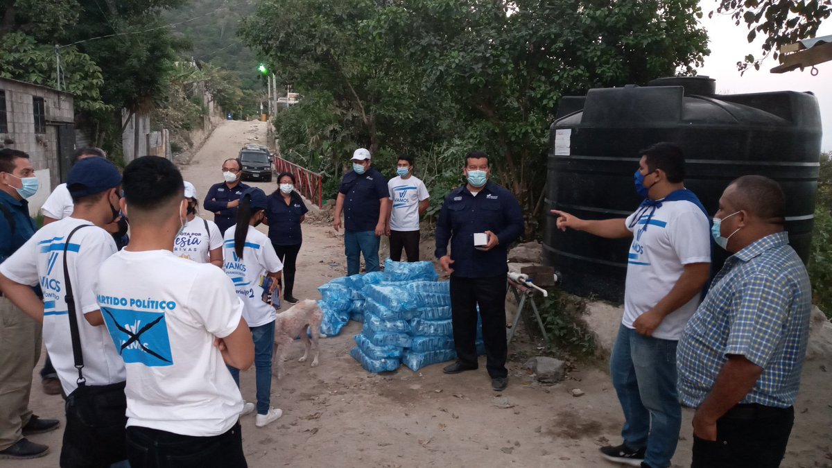 JulioMerinoSv's tweet photo. Desde temprano hemos llegado a la Colonia Santa Rosa, San Marcos ✝️ junto a mi colega @john_castellon gracias a @vamos_marcos 🇸🇻 https://t.co/RTXLM9y500