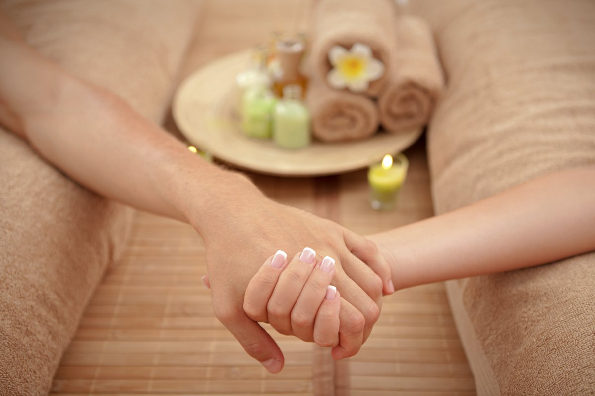 The gift that always keeps on giving is the gift of self-care for yourself and those you love. Namaste. Let us celebrate love by taking care of ourselves and each other.🙏 
Special offer: ow.ly/jSL750DwVVH  

#valentinesday #celebratelove #mandaraspa