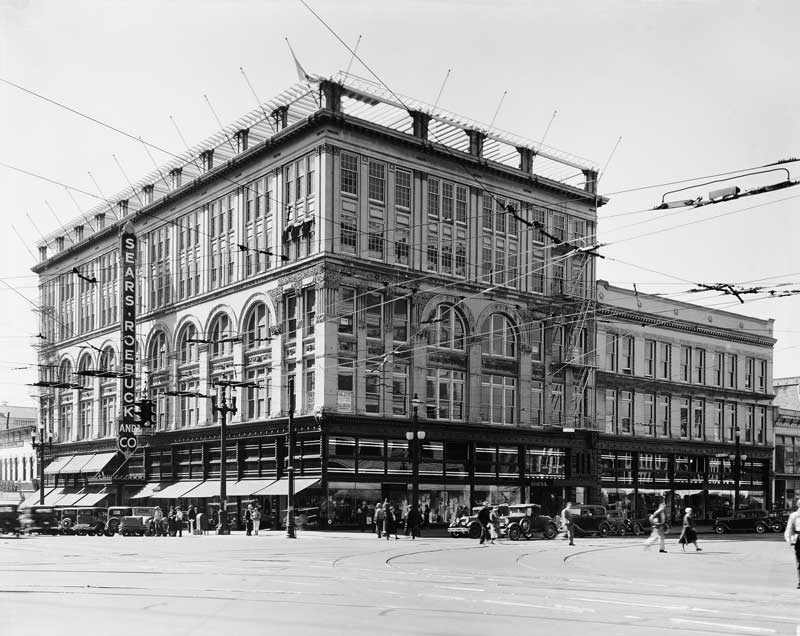 The Sears, Roebuck and Company Building. A great building in the heart of downtown that was originally built in the 1800s by the Walker Brothers. Its location is now home to the JC Penny Building: