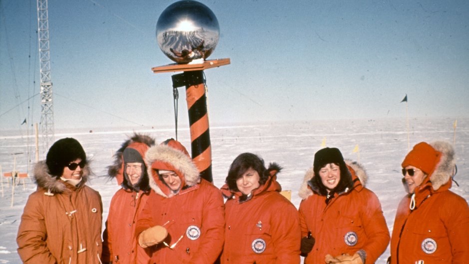 AntarcticReport's tweet photo. It's International Day of Women &amp; Girls in Science #WomenInScience. The first women scientists at the South Pole arrived in 1969. Today thousands of women are active in Antarctic &amp; Southern Ocean scientific research, while multiple Antarctic programs are led by women; pic @USNavy https://t.co/H75rtdaumf