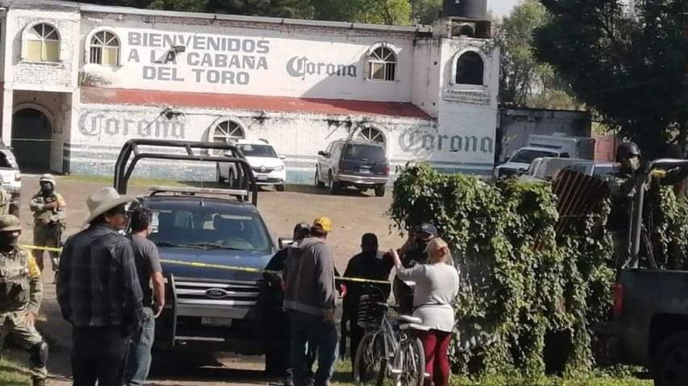 AViverosNoticia's tweet photo. VINCULAN A PROCESO A LÍDER DEL CÁRTEL SANTA ROSA DE LIMA POR MASACRE EN BAR DE JARAL DEL PROGRESO
#ElTeco #Guanajuato #CSRDL
https://t.co/VoIv4mKGTv https://t.co/y2NTWYRbJa