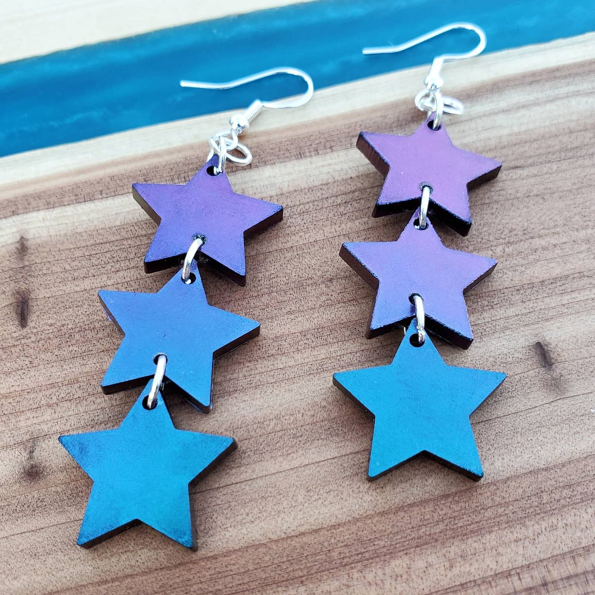 funkywallfl0wer's tweet photo. Earrings now available on Etsy⭐⚡ LINK IN BIO
#jewelry #earrings #stars #space #nasa #spacebabe #Lightning #lightningbolt #GoBolts  #etsy https://t.co/YJTXMyBC8G