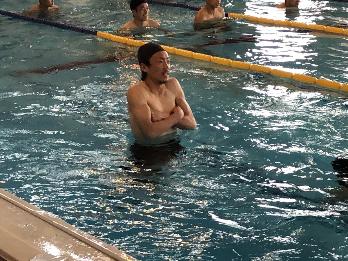 ガンバ大阪オフィシャル 沖縄南城市キャンプ 11日目 室内組はプールでトレーニング 皆リラックスした表情で プールを楽しんでいました ガンバ大阪 Gambaosaka