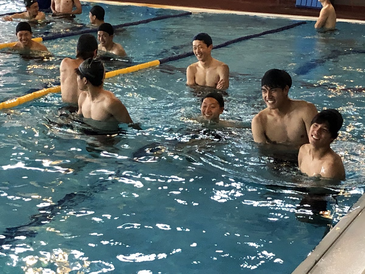 ガンバ大阪オフィシャル 沖縄南城市キャンプ 11日目 室内組はプールでトレーニング 皆リラックスした表情で プールを楽しんでいました ガンバ大阪 Gambaosaka