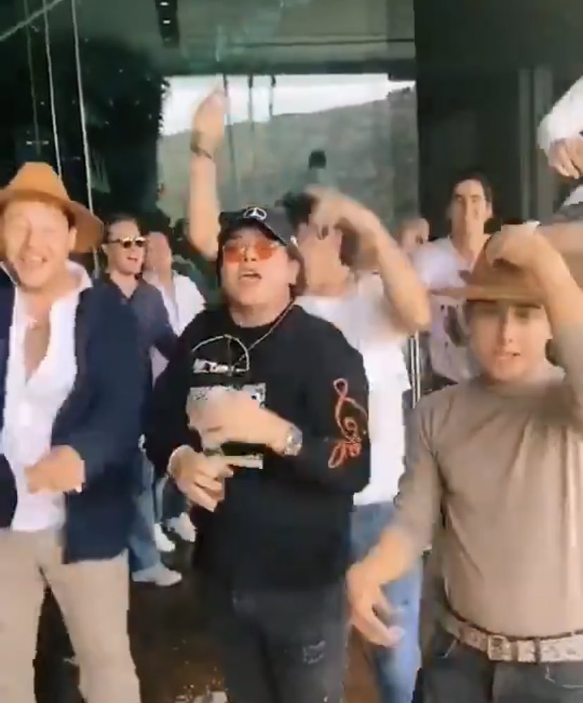 Cosas de mamadores tweet media