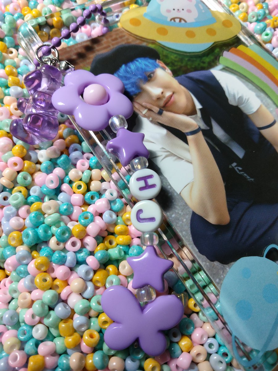 HANSA_S_'s tweet photo. วาเลนไทน์นี้มาแจกพวงกุญแจ+เคสใส่การ์ดอะคิลิคเปล่า2ท่าน(ไม่มีค่าส่ง)ค่าาา 💕🎊กติกาแค่ รี+ฟอล นะคะ
✨พวงกุญแจเลือกสีและอักษรได้เองค่ะ 🙏 
💕ประกาศ14ก.พ.64 ค่ะ
#กำไลลูกปัด #พวงกุญแจลูกปัด #เคสใส่การ์ด #เคสการ์ด #หรรษาอัปเดต https://t.co/RqOYaM5jna