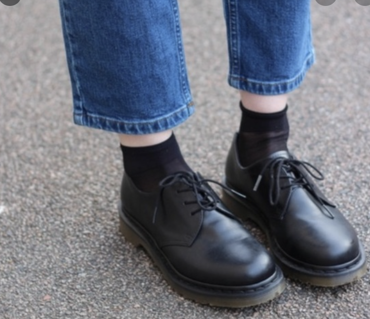 HammerFist3's tweet photo. these are boat shoes for indie kids https://t.co/eSKIygfaEX