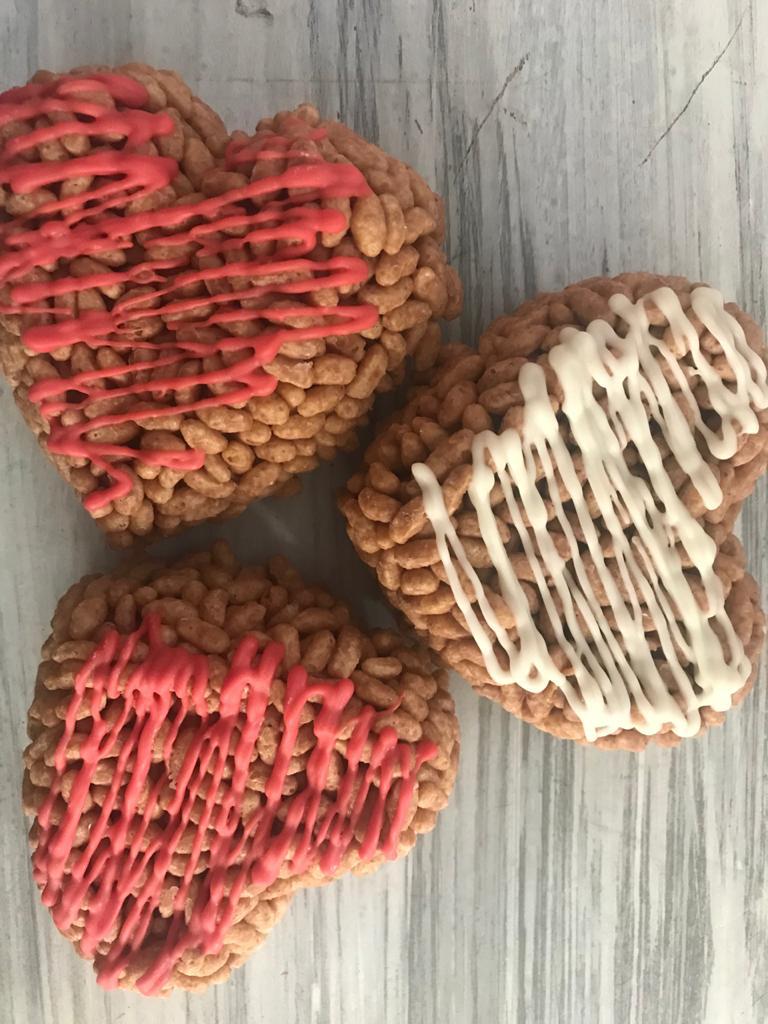 Nahisla's tweet photo. #CDMX tenemos a un tuitero que produce detalles ricos y ❤️cursis❤️ para #sanvalentin 🥰 Si van a hacer un regalito, o andan de antojo, él es LA opción con #chocobombs y #enjambres de #chocolate Escríbanle a @eRe_6 Whatsapp: 5522734136  Ayudarían dando RT. 👊😍 https://t.co/yxRXaVru50
