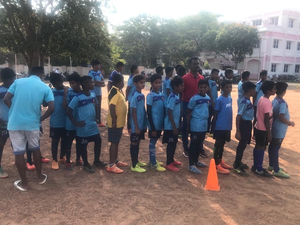 thervss's tweet photo. Our Kids from Karaikudi Centre has undergone their quarterly performance evaluation yesterday under the watchful eyes of our Founder Mr. @vijayan04
#THERVSS #FootballRising #PerformanceAnalysis #GrassrootFootball #karaikudi #ramanvijayansoccerschool #indianfootball #youngtalent https://t.co/COMQjSvNjK