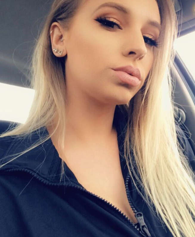 AnnaWaldron's tweet photo. Well! 🥀 It's a little thing they invented in my dreams called horny wife 😍 adult live cam &amp; nude pics 😋🌼 #Vulva  #SchoolSex https://t.co/3hcydodYDh