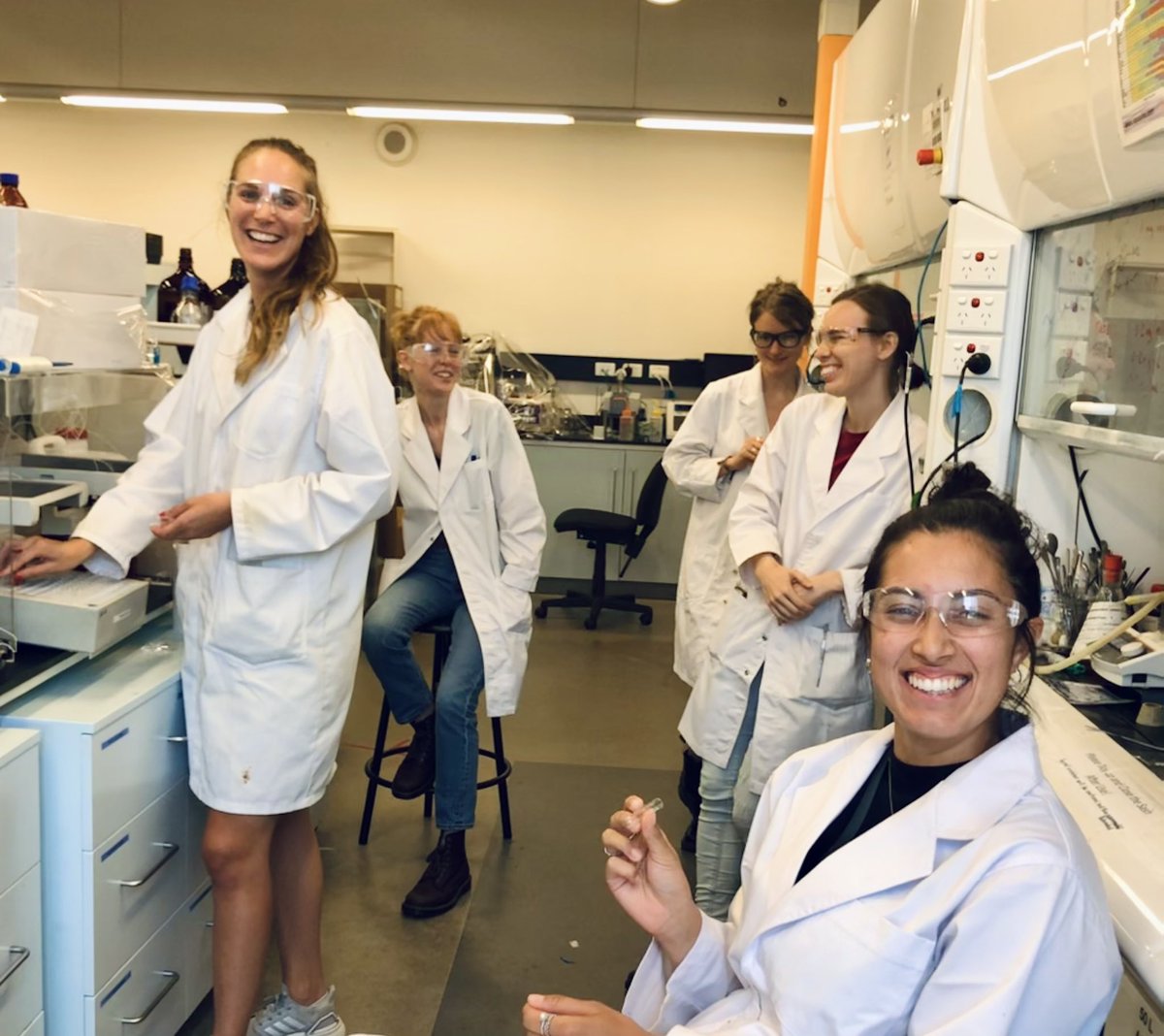 Nisha Duggan (@nishaduggan) on Twitter photo Happy #WomenInScienceDay from the women of <a href="/PayneResearch/">Payne Research Group</a>
I’m so grateful to work alongside such strong, intelligent and funny women everyday! 👩🏽🔬🔬🧬
Zoom in to see me holding “something sciencey”(a test tube I grabbed from HPLC🧪) <a href="/SydneyChemistry/">Sydney Chemistry</a> <a href="/Sydney_Science/">Sydney Science</a> <a href="/Sydney_Uni/">University of Sydney</a> Happy #WomenInScienceDay from the women of <a href="/PayneResearch/">Payne Research Group</a>
I’m so grateful to work alongside such strong, intelligent and funny women everyday! 👩🏽🔬🔬🧬
Zoom in to see me holding “something sciencey”(a test tube I grabbed from HPLC🧪) <a href="/SydneyChemistry/">Sydney Chemistry</a> <a href="/Sydney_Science/">Sydney Science</a> <a href="/Sydney_Uni/">University of Sydney</a>