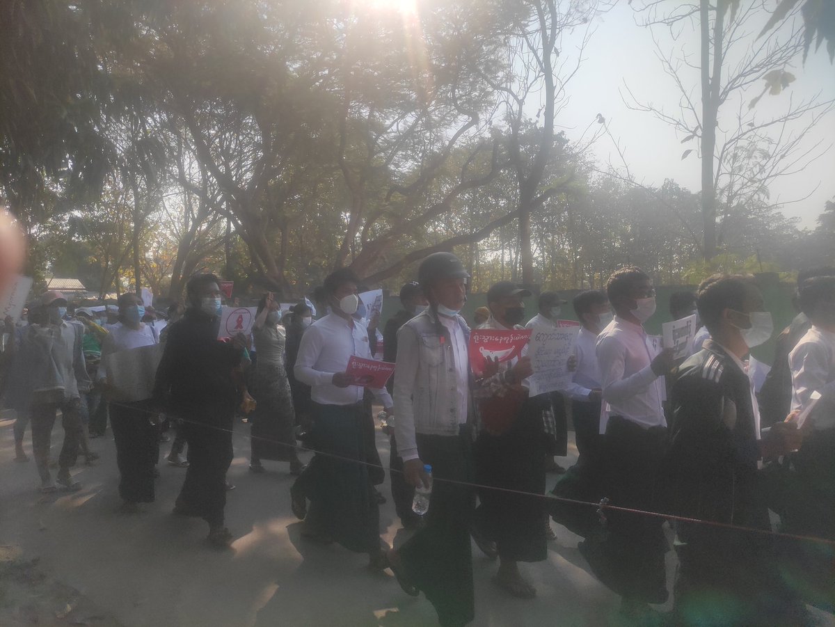#WhatsHappeningInMyanmar 
Myanmar need democracy.
Mrtv make fake new. 
We fight with CDM now. 
This is my town movement. 
Please hear the voice of people.