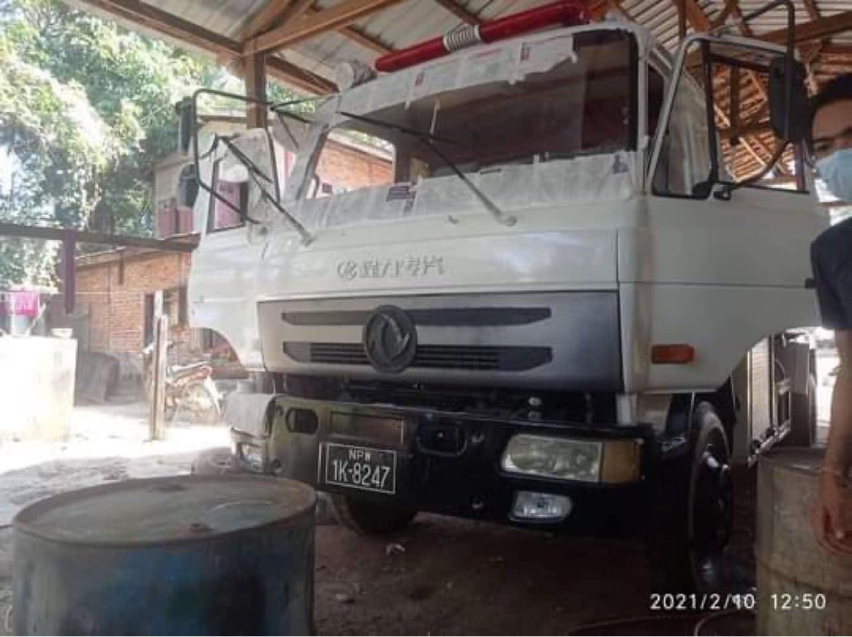 Lalrinkimi2021's tweet photo. Current authority changing the color of Fire service department vehicles red to white to use in riots. #WhatHappeningInMyanmar #Coup10Feb https://t.co/iCs9sZBFkb