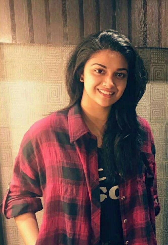 AmmuKeerthy_'s tweet photo. Happy Morning 👯‍♀️ Friends ❤️
@KeerthyOfficial ka love you 😘
#KeerthySuresh https://t.co/hTd1Rf4RX6