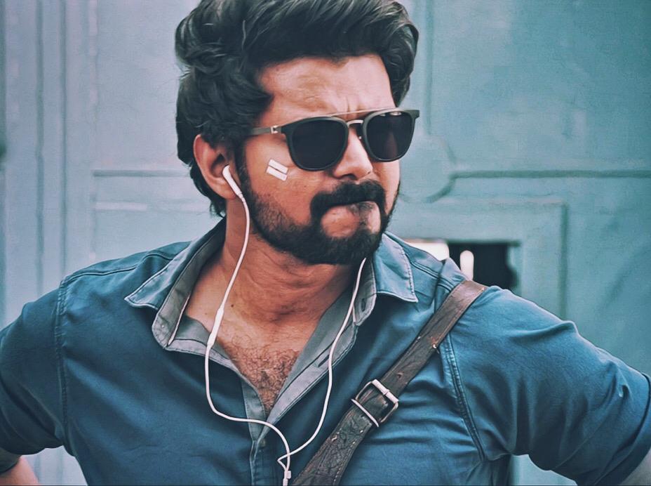 Kettavan__Memes's tweet photo. Follow @SiluvaM91 🙌 

His Old ID Got Suspended. #Master !! https://t.co/tBeTcuZdq0