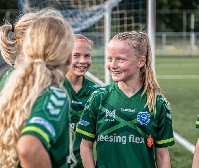 ACYounited's tweet photo. Even voorstellen: MVVA, deelnemer van het #Talentclubnetwerk. Meiden- en Vrouwen Voetbal Achterhoek (MVVA) is een professionele jeugdopleiding voor talentvolle meiden binnen het voetbal. Wil je meer weten over dit initiatief? Lees dan snel verder: https://t.co/jq54RCF7ZF https://t.co/ZDk0Ibt6Wm
