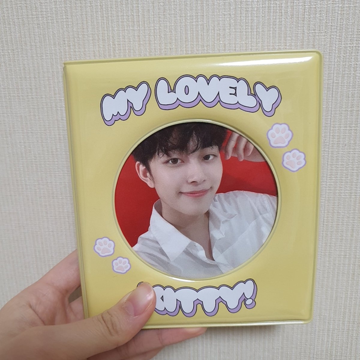 해시태그 이벤트 당첨 늦은 인증.. 콜렉트북 잘 받았습니다!! 선호 사진도 넘 이쁘고 콜렉트북도 너무 귀여워요 😭😭이쁘게 잘쓰겠습니다 감사해요 💛💛
<a href="/twenty_S2/">스무살의 선호에게</a>